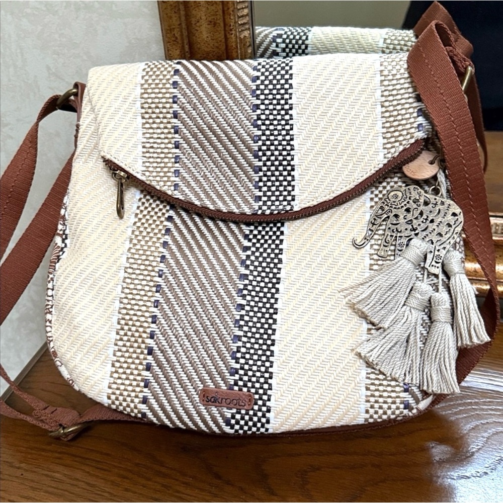 Sakroots by the SAK, Tan and Brown Crossbody Bag. Exterior top zip opening/flap. - Picture 3 of 16